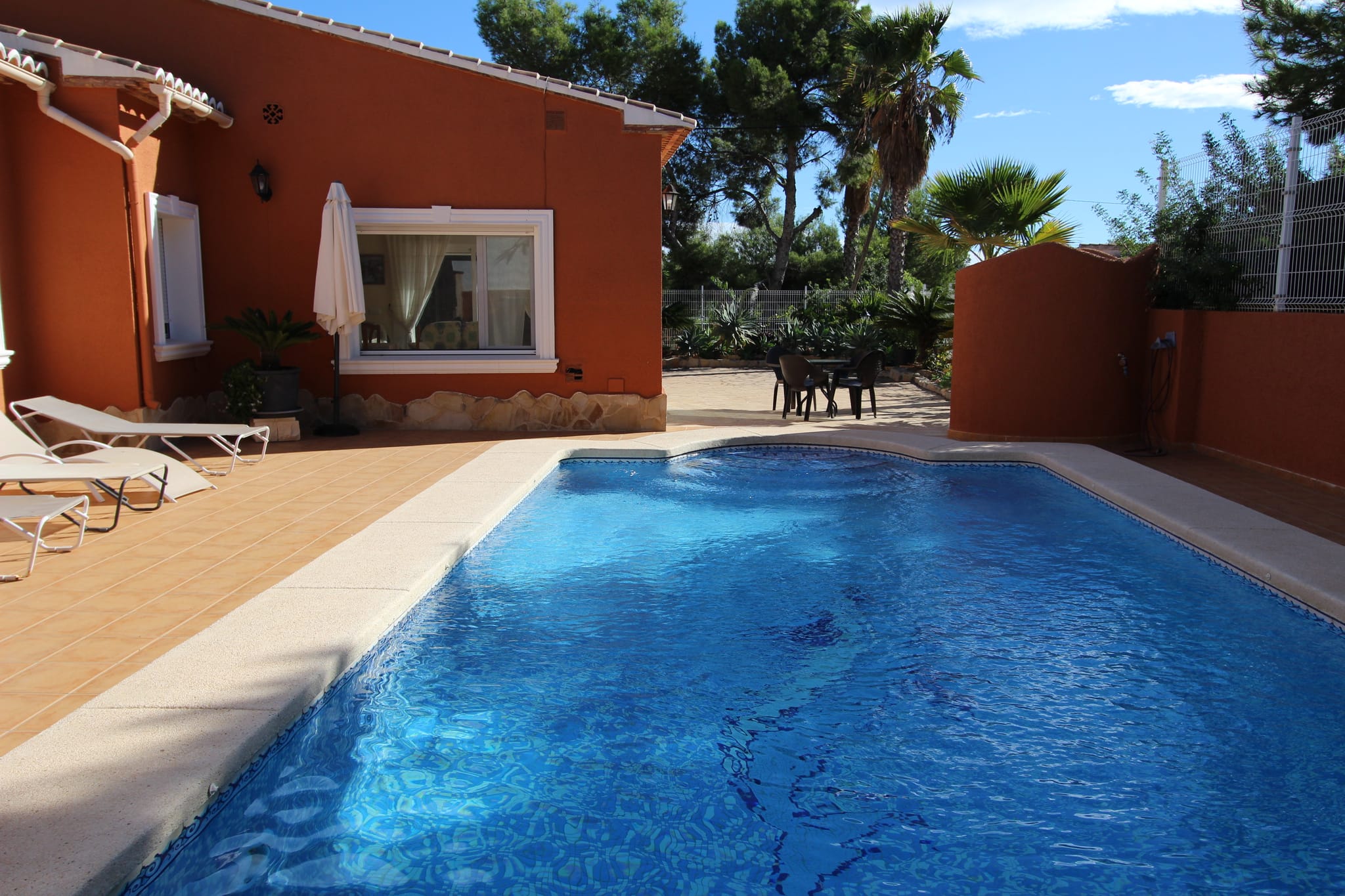 VILLA TRÈS PROCHE DE LA PLAGE ET DES SUPERMARCHÉS