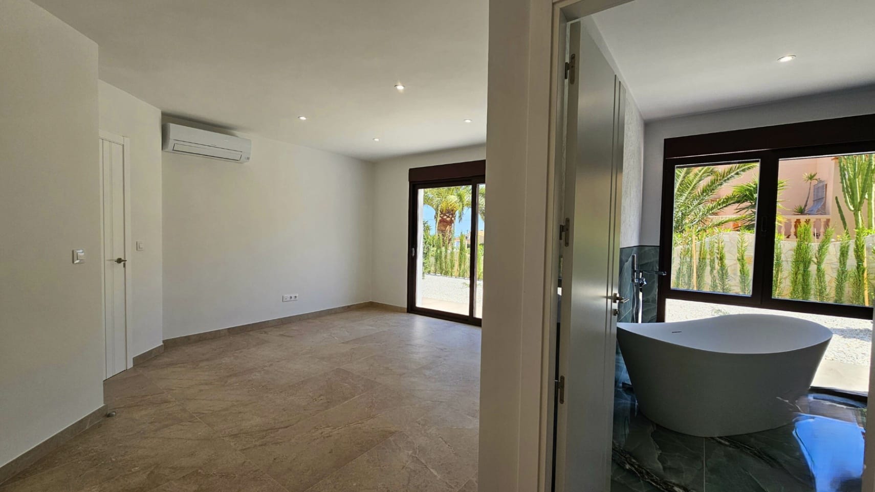Villa mit 4 Schlafzimmern in Denia, Montgó