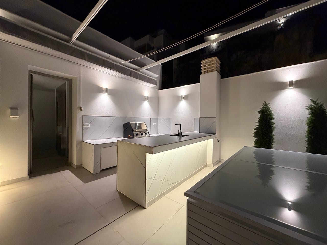 Espectacular villa de lujo con vistas al mar en Moraira, terrazas panorámicas, piscina infinity y azotea wellness