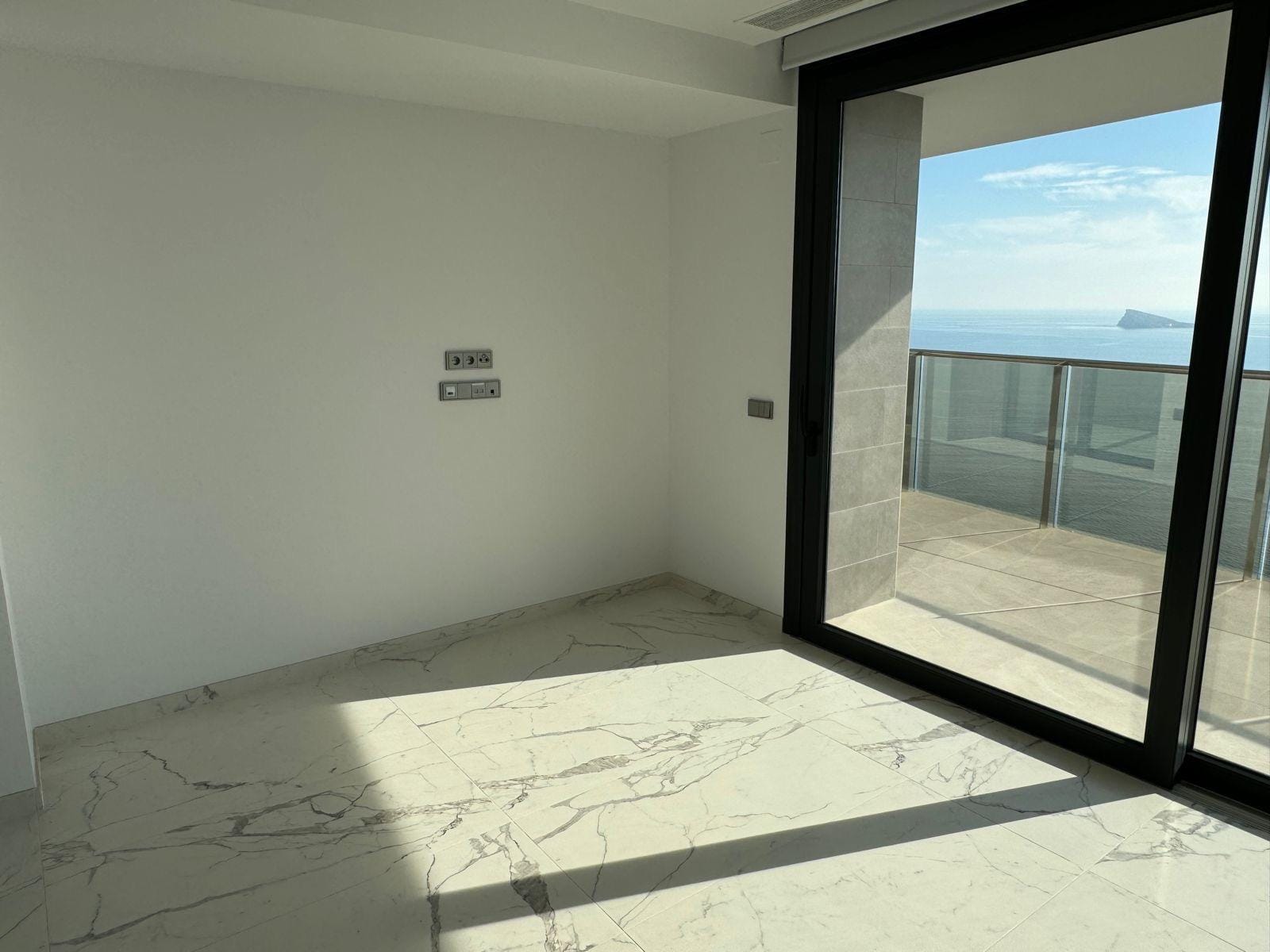 Nowoczesny penthouse z panoramicznym widokiem w Benidormie