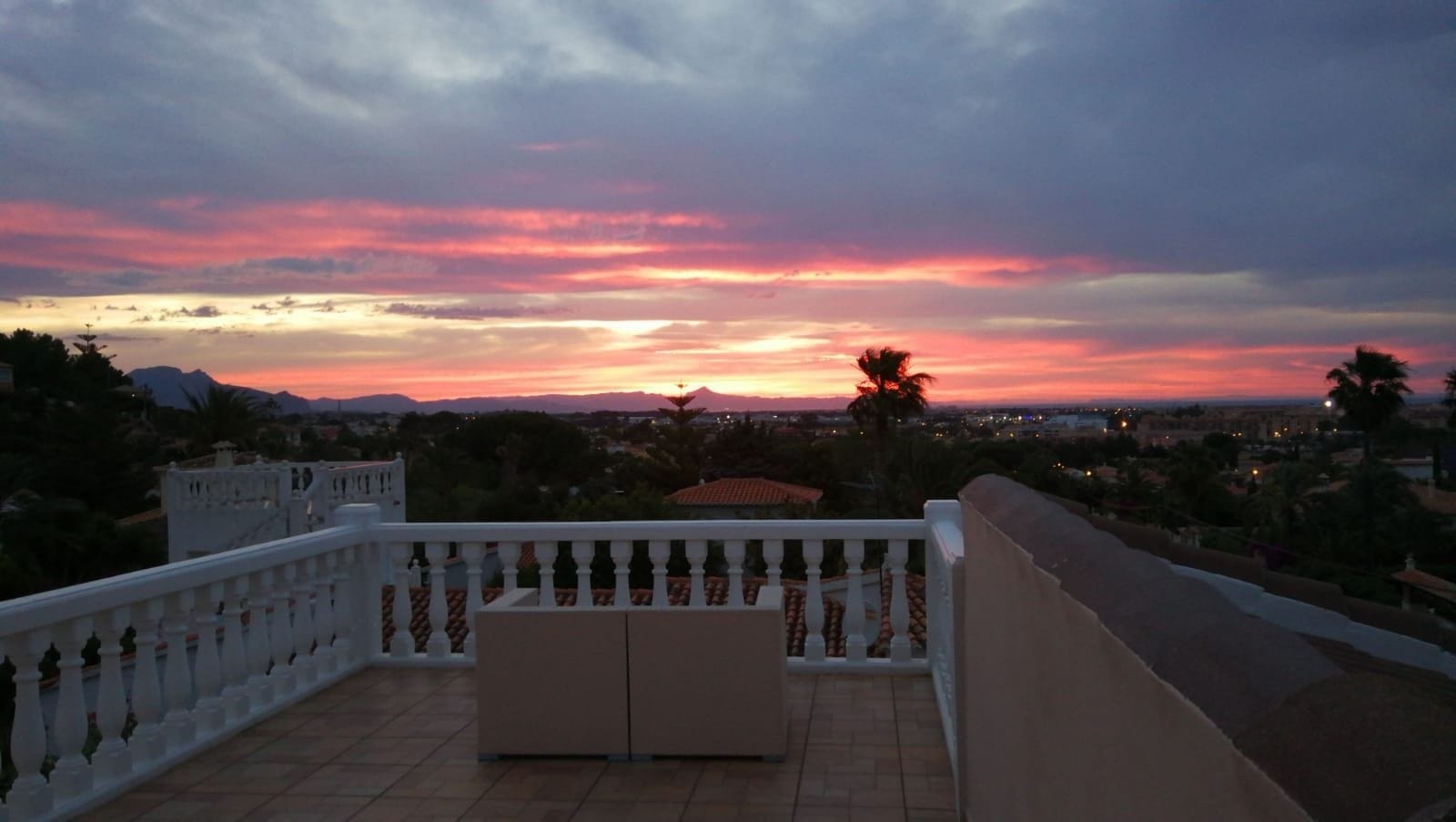 Mediterranes Chalet in Dénia – Miete mit Kaufoption