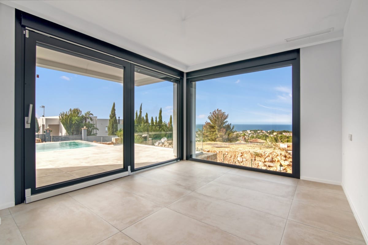 Luxury Villa with Sea Views and Natural Surroundings in Dénia