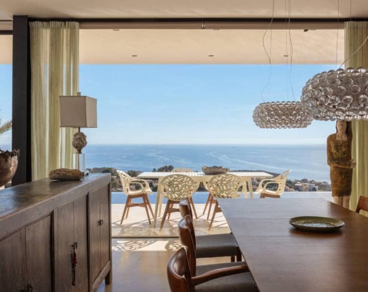 Villa de lujo con vistas panorámicas al mar en Moraira – diseño moderno, piscina climatizada