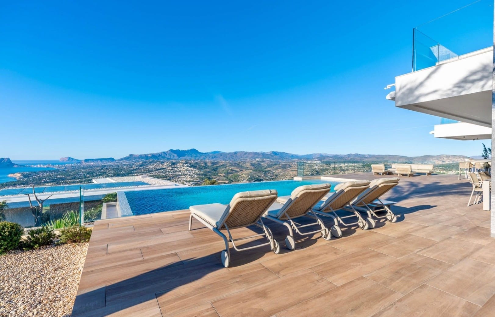 Luxe villa in Moraira met panoramisch uitzicht op zee