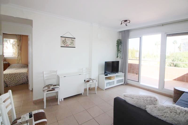 Apartamento con dos terrazas a pocos pasos de la playa en Oliva Nova
