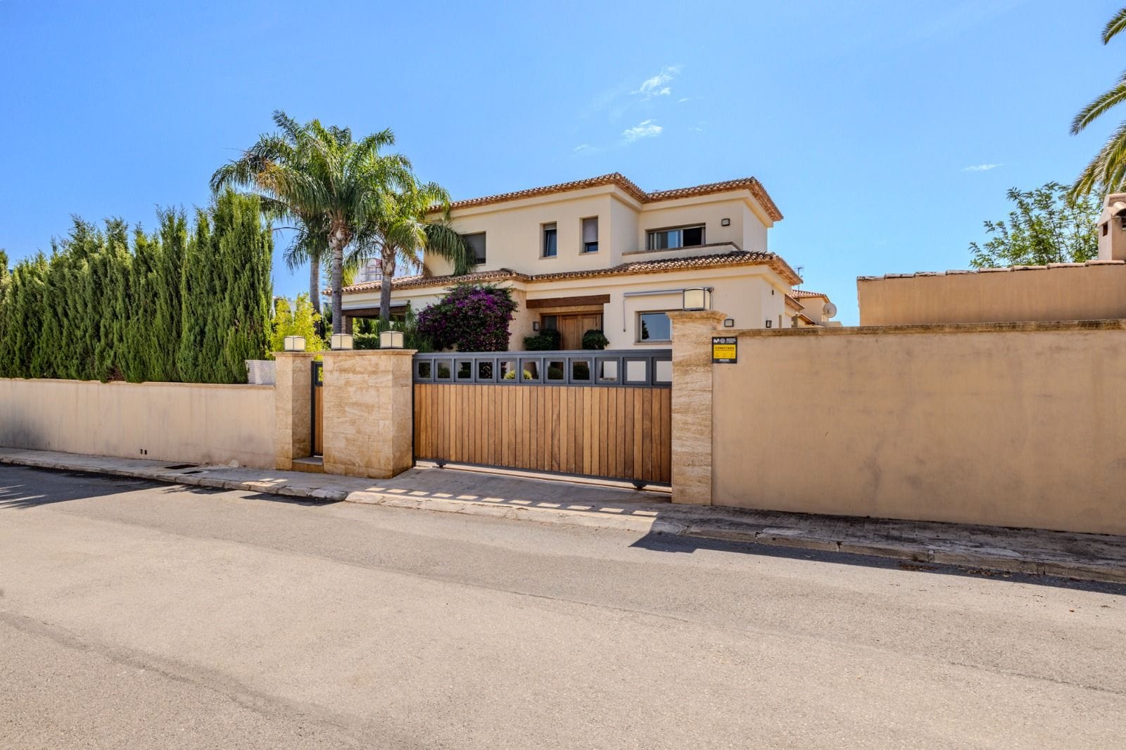 PRECIOSA VILLA EN DENIA MUY CERCA DEL PUEBLO
