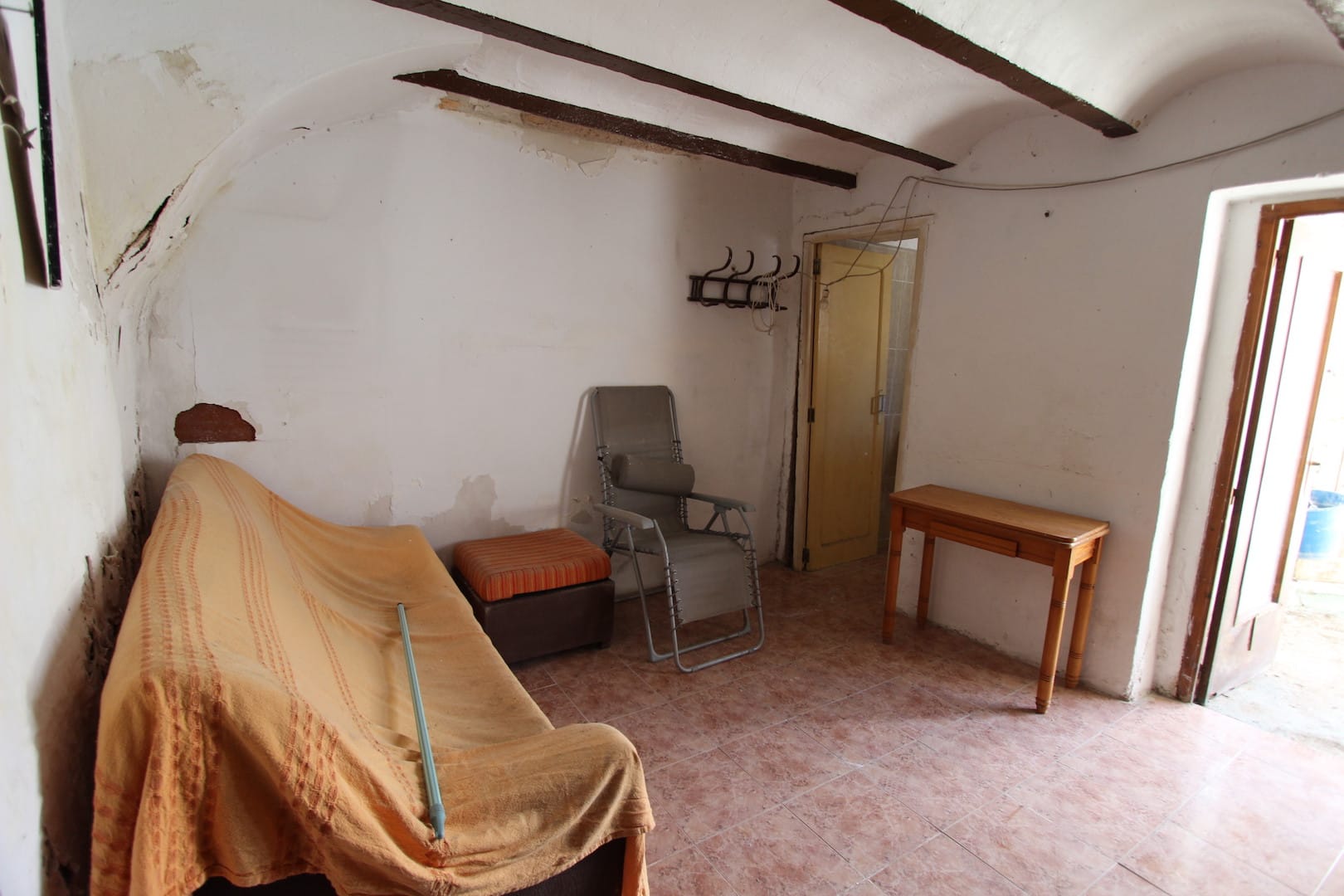 CASA DE PUEBLO EN EL CASCO ANTIGUO