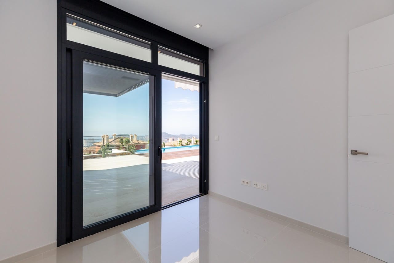 Obra nueva en Finestrat con vistas al mar