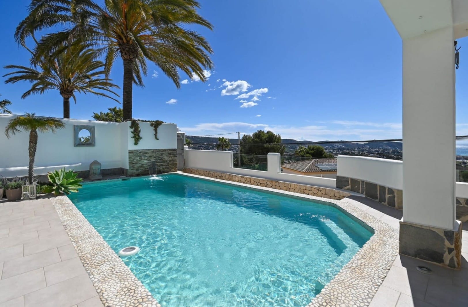 Villa de lujo con vistas panorámicas al mar en una de las zonas más exclusivas de Moraira