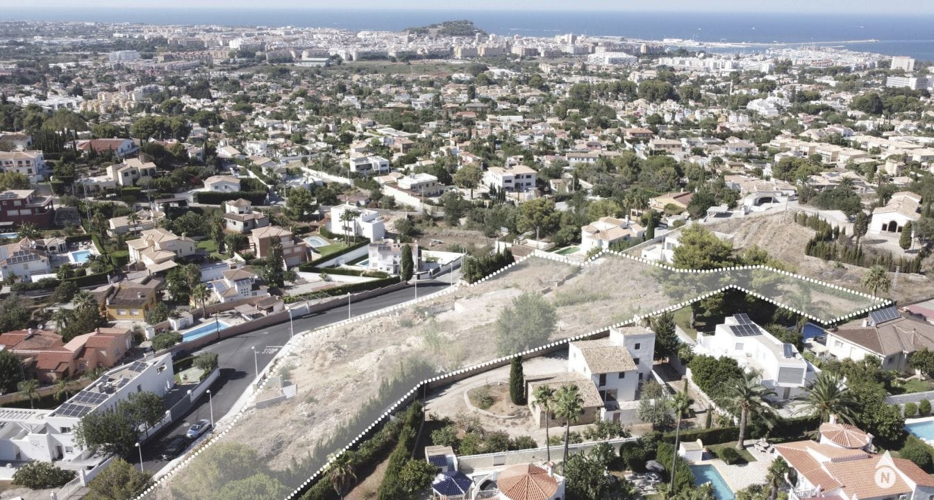 Villa met een eigentijds ontwerp, met een panoramisch uitzicht en infinity zwembad op de Montgó, Dénia.