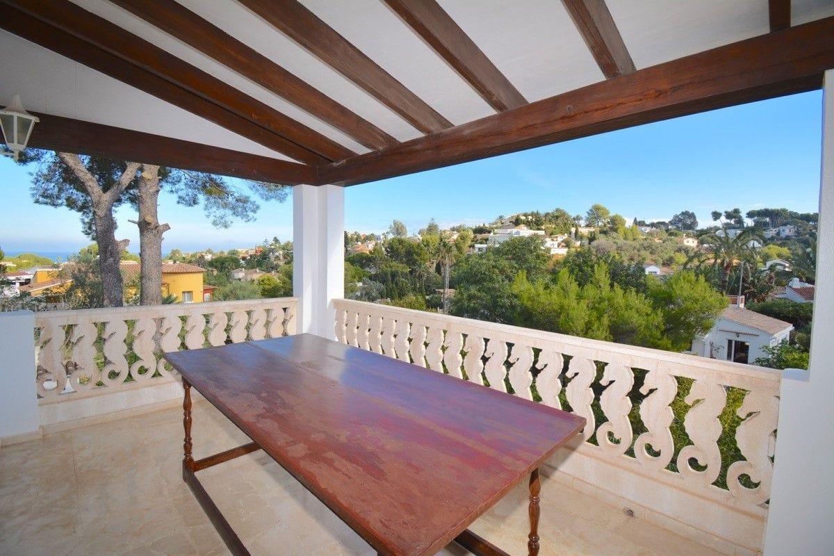 Villa en venta en Denia zona montgo