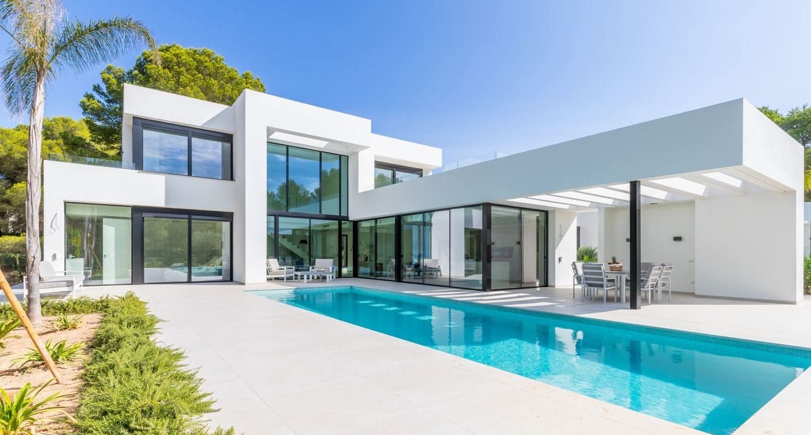 Villa de lujo de obra nueva en Jávea – Parcela sur de 1.032 m², piscina climatizada y alta eficiencia energética