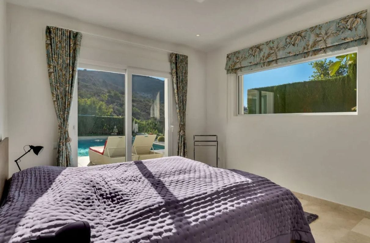 Sea view villa in Moraira with 4 bedrooms