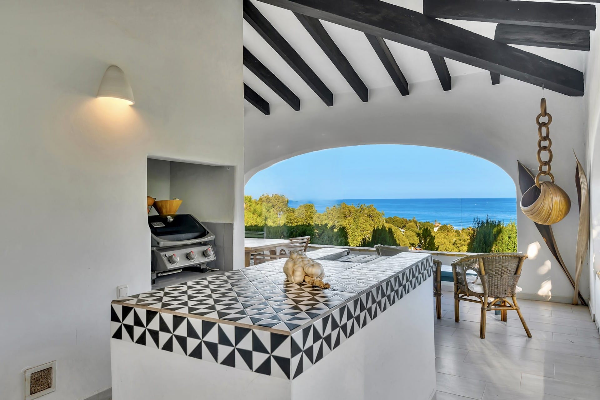 Excepcional villa de 3 dormitorios y piscina y vistas al mar en Denia