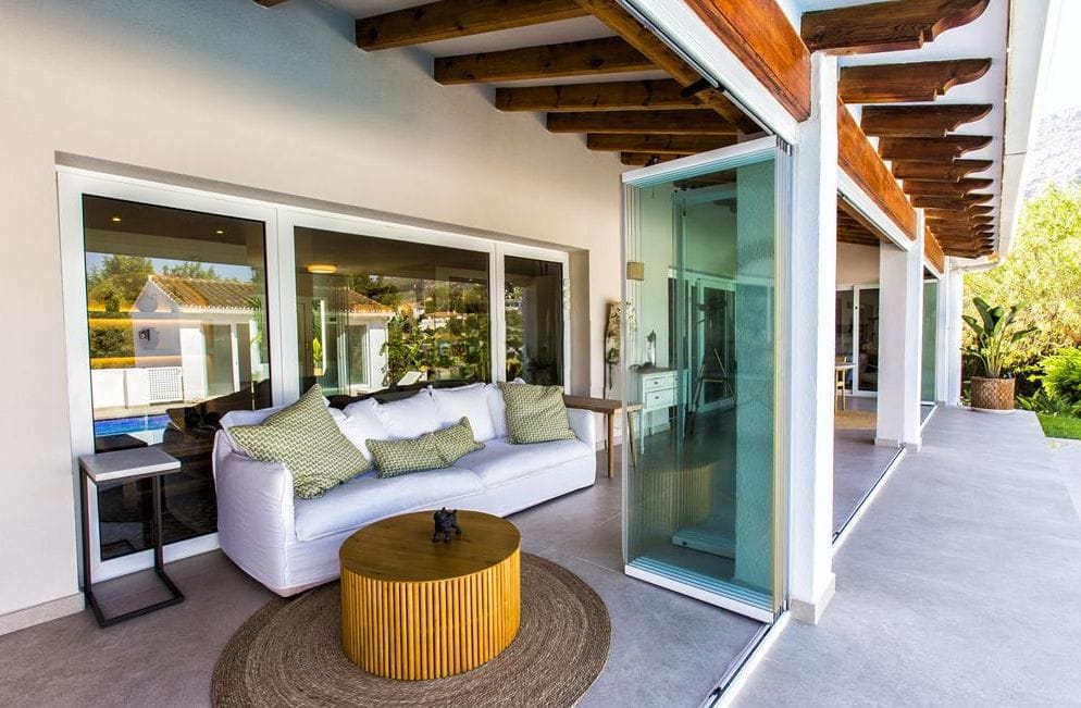 Villa zum Verkauf mit 4 Schlafzimmern und Pool in Denia, Alicante