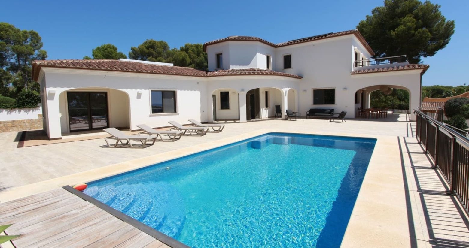 Villa met 4 slaapkamers en uitzicht op zee in Moraira
