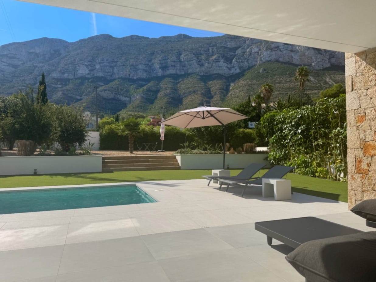 Modern chalet in Denia, energy efficiency A.