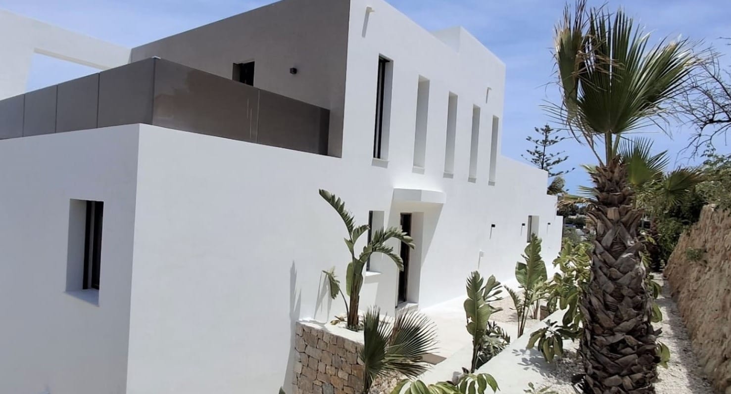 LUXE VILLA OP LOOPAFSTAND VAN HET STRAND IN BENISSA