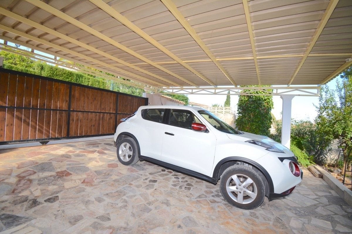Villa en venta en Denia zona montgo