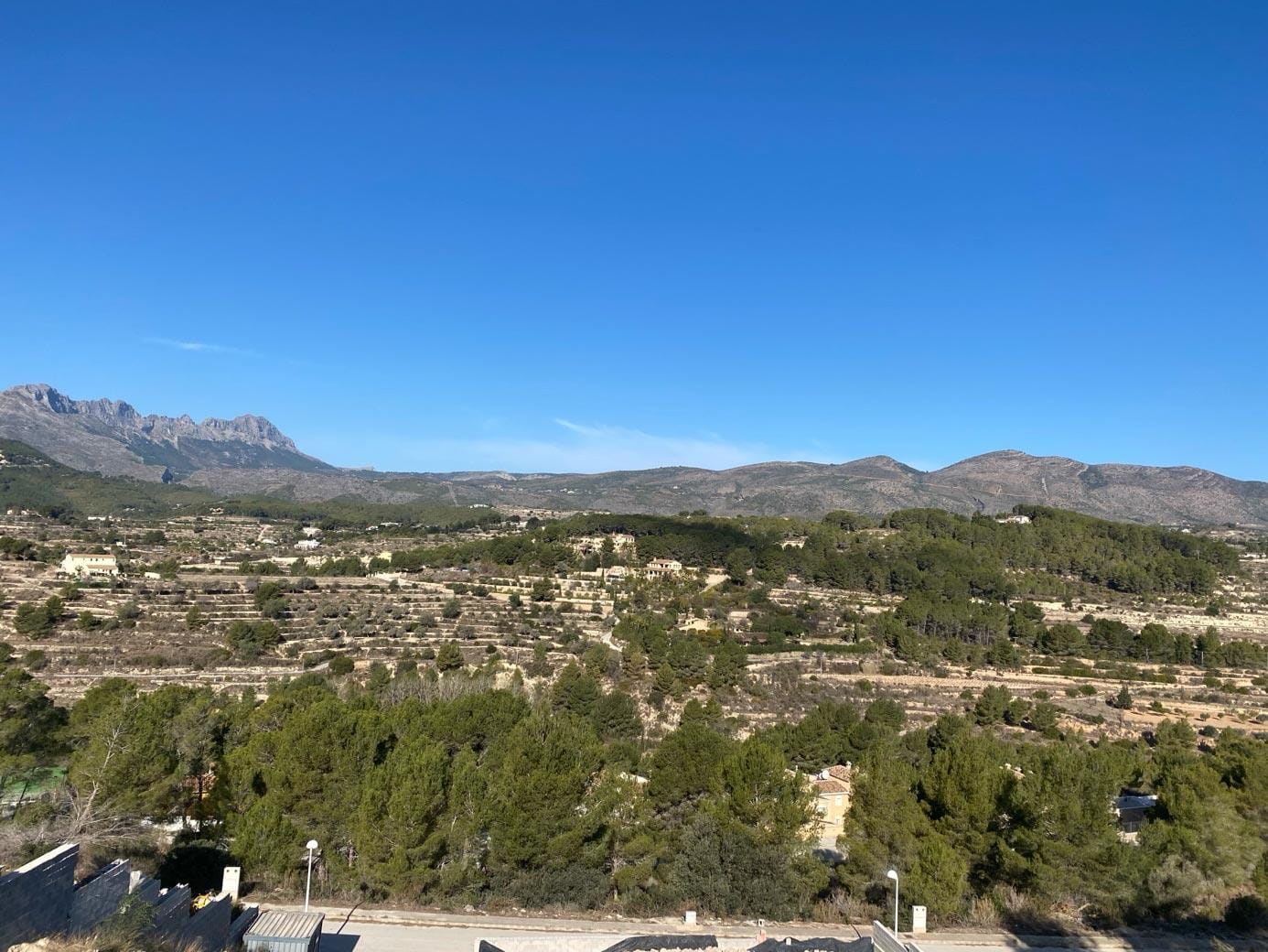 Villa neuve à Calpe avec vue panoramique et projet avec permis.