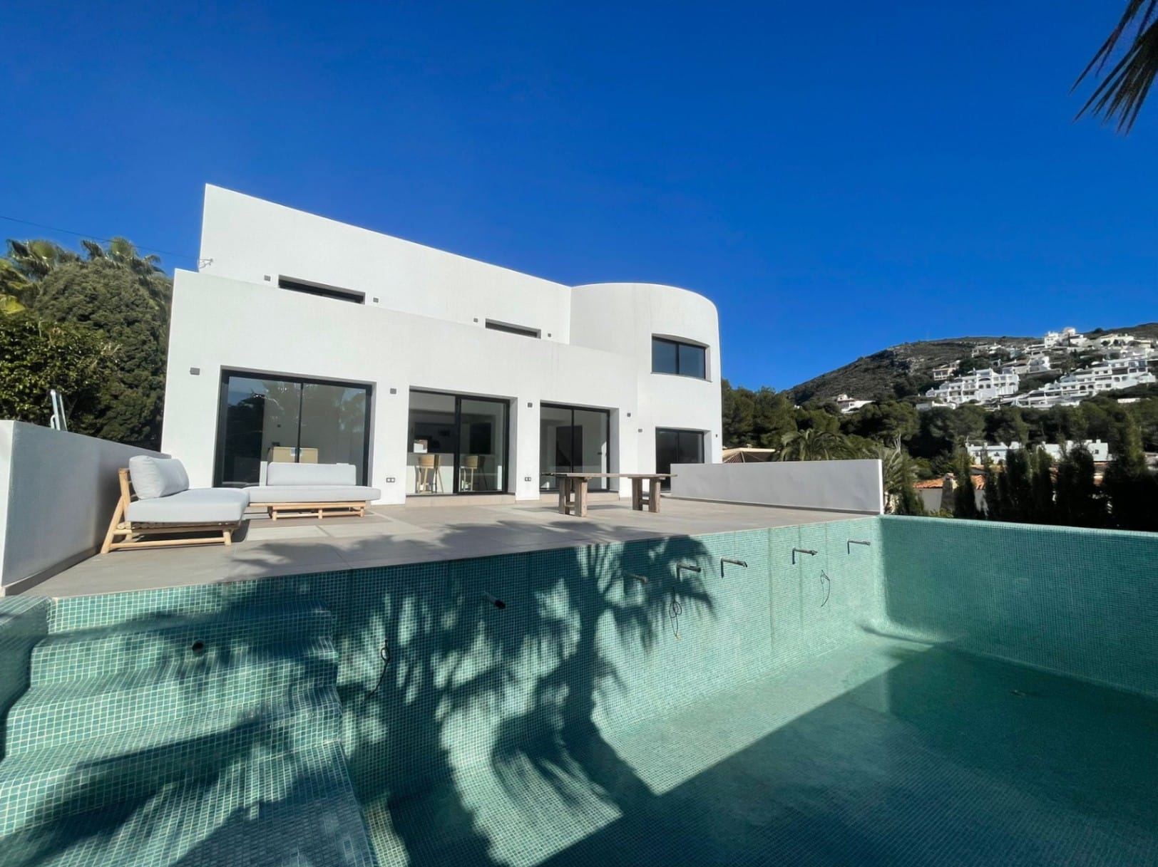 Villa méditerranéenne à seulement 100 mètres de la plage d’El Portet à Moraira