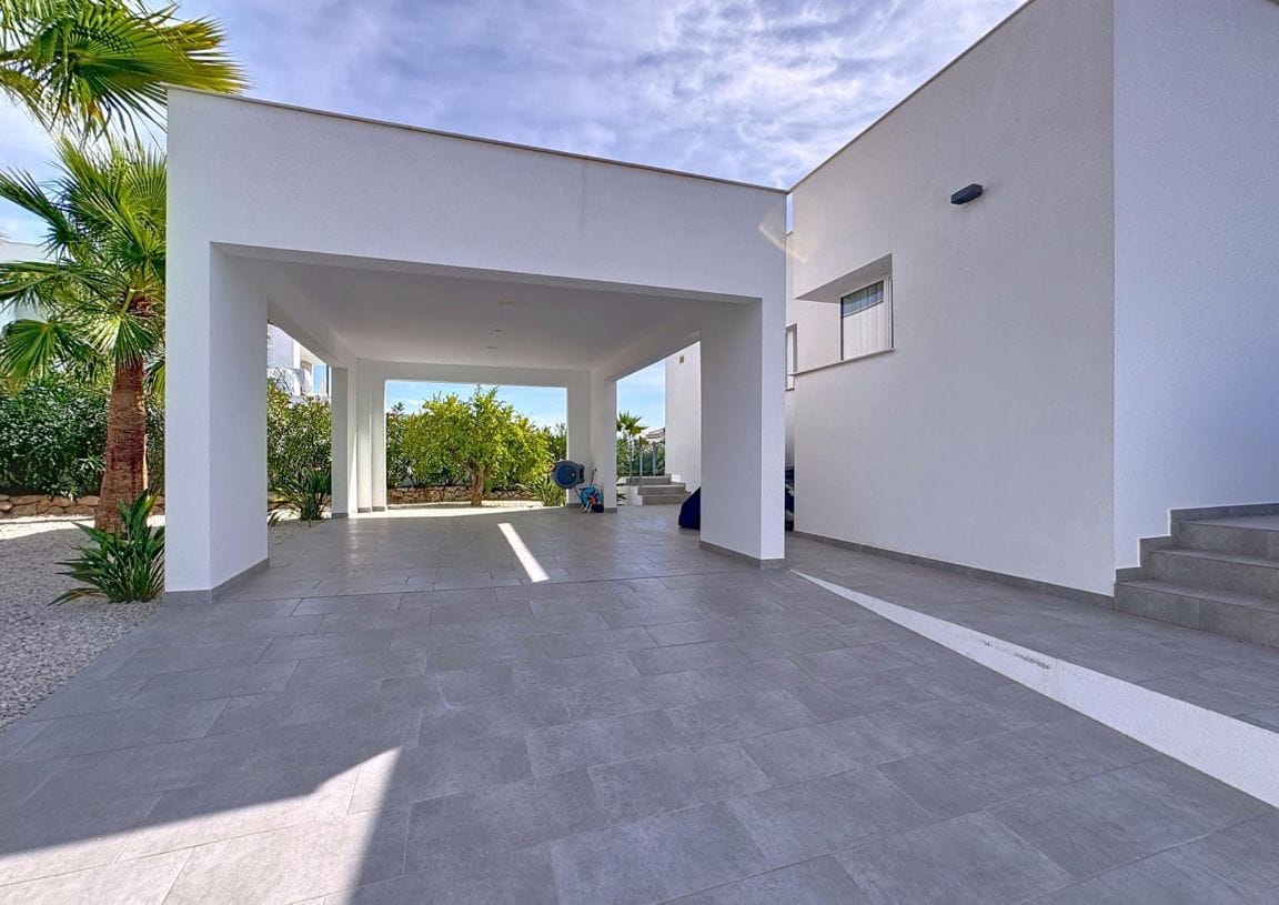 Villa moderne de 3 chambres avec vue sur la mer à Moraira