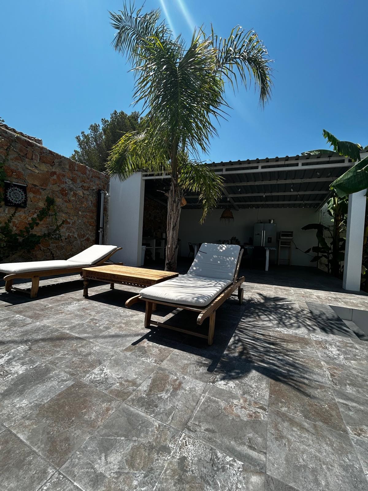 Villa moderne de 4 chambres à Dénia, à distance de marche de la plage.