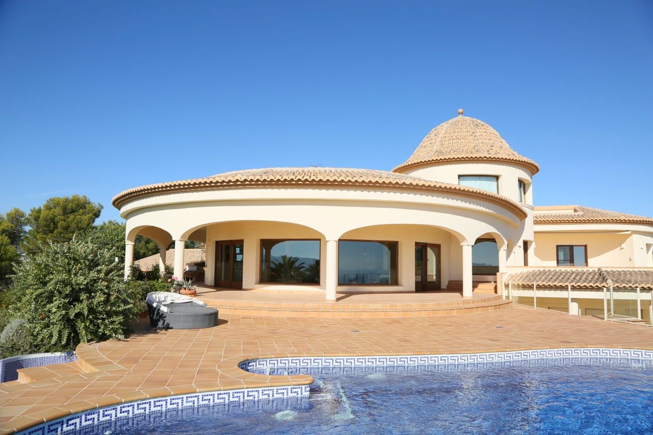 ESPECTACULAR VILLA EN CALPE
