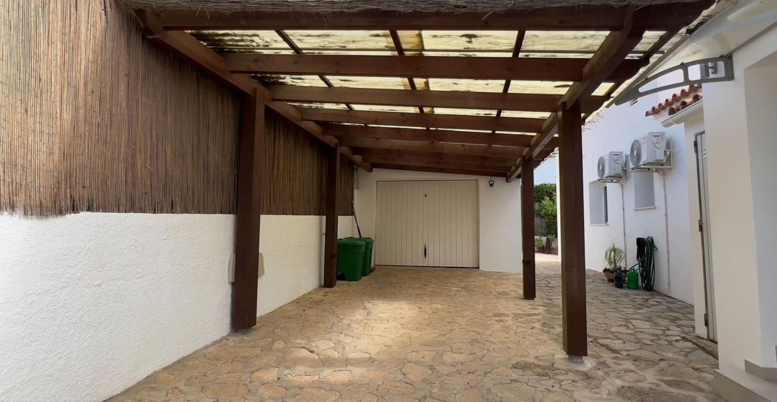 Villa de 5 dormitorios y piscina en Teulada, Alicante