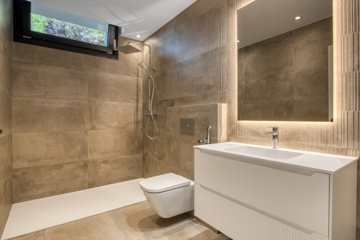 Luxury Villa with Sea Views and Natural Surroundings in Dénia