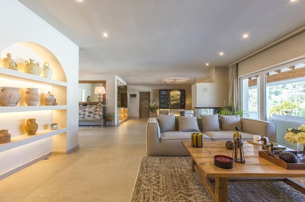 Villa zum Verkauf mit 4 Schlafzimmern und Pool in Denia, Alicante
