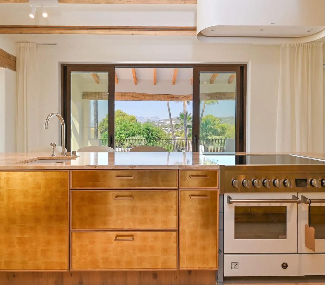 Luxe Villa met Panoramisch Zeezicht in de Benissa Kust