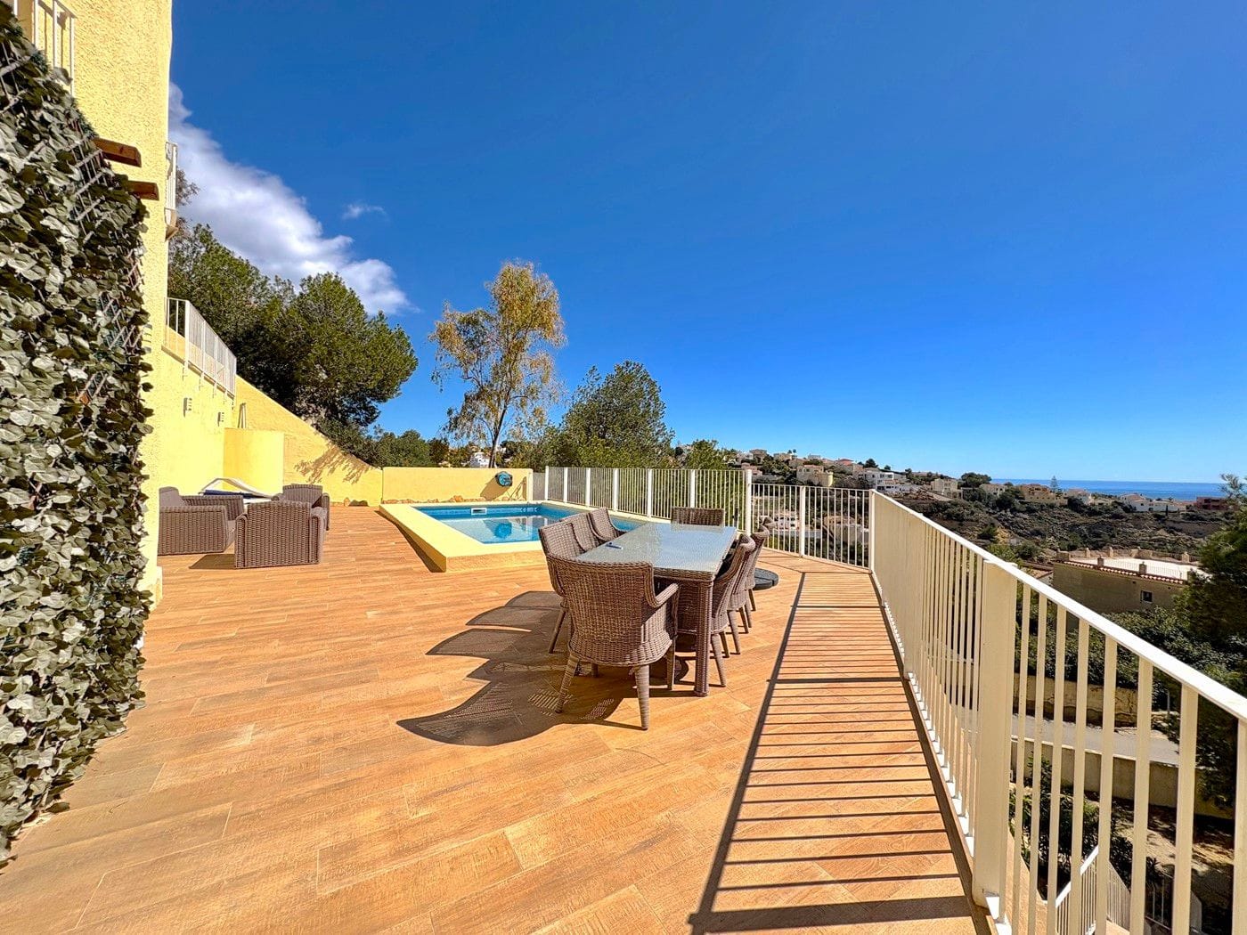 Gerenoveerde villa met zwembad en uitzicht op zee in Cumbre del Sol