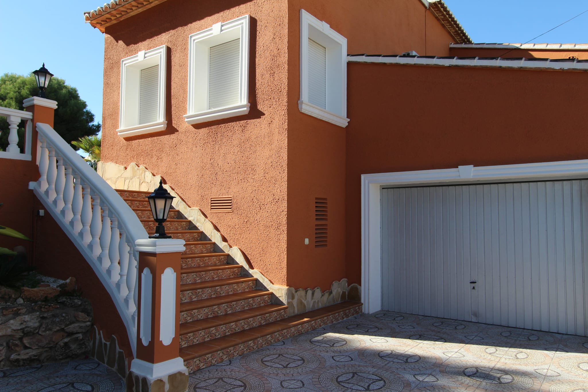 VILLA TRÈS PROCHE DE LA PLAGE ET DES SUPERMARCHÉS