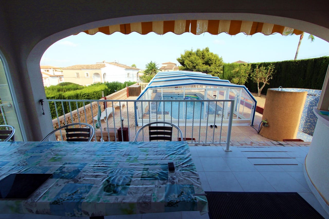 VILLA SPACIEUSE ET SPACIEUSE À CALPE
