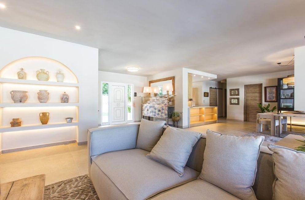 Villa zum Verkauf mit 4 Schlafzimmern und Pool in Denia, Alicante
