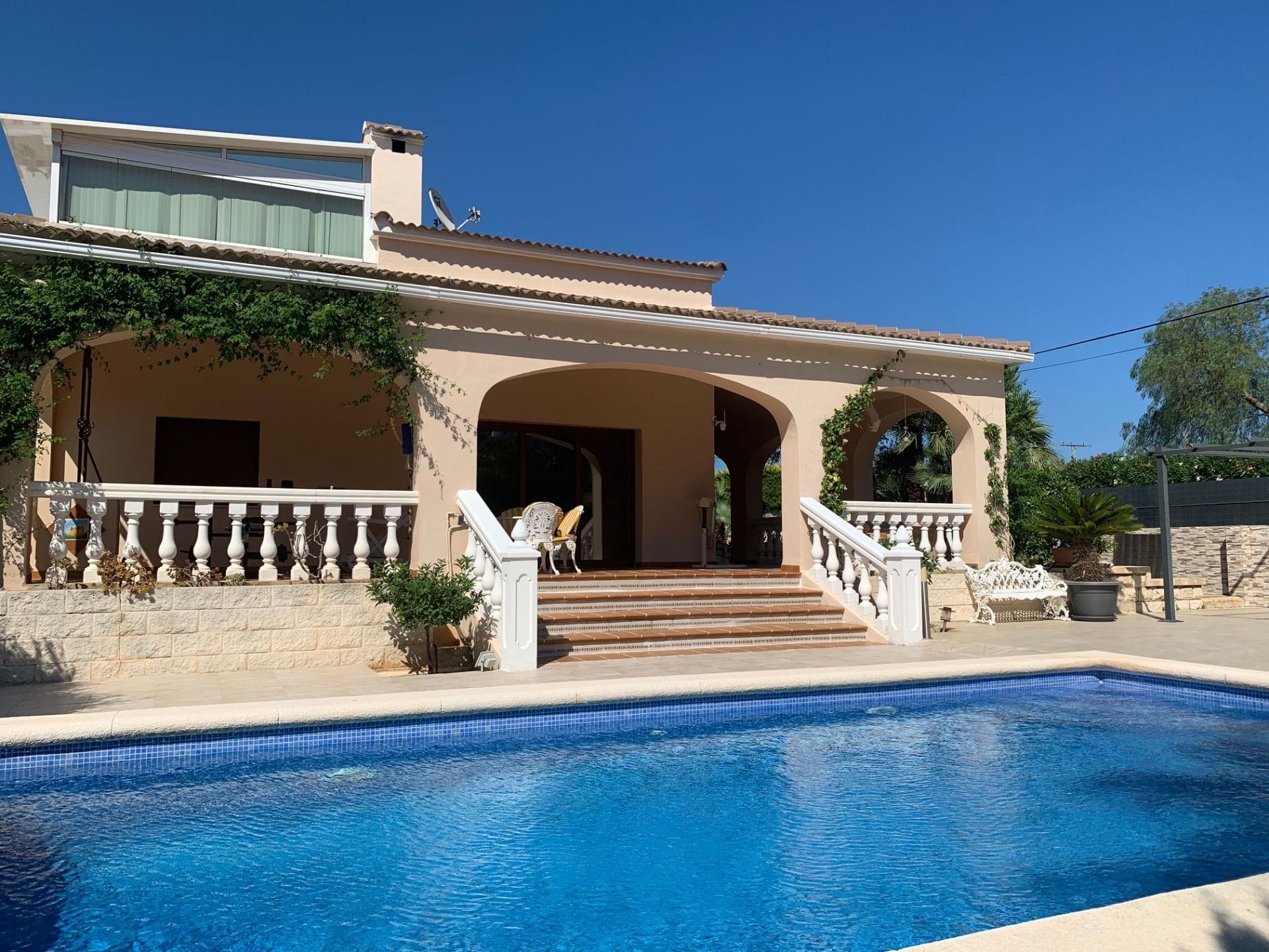 Mediterranes Chalet in Dénia – Miete mit Kaufoption