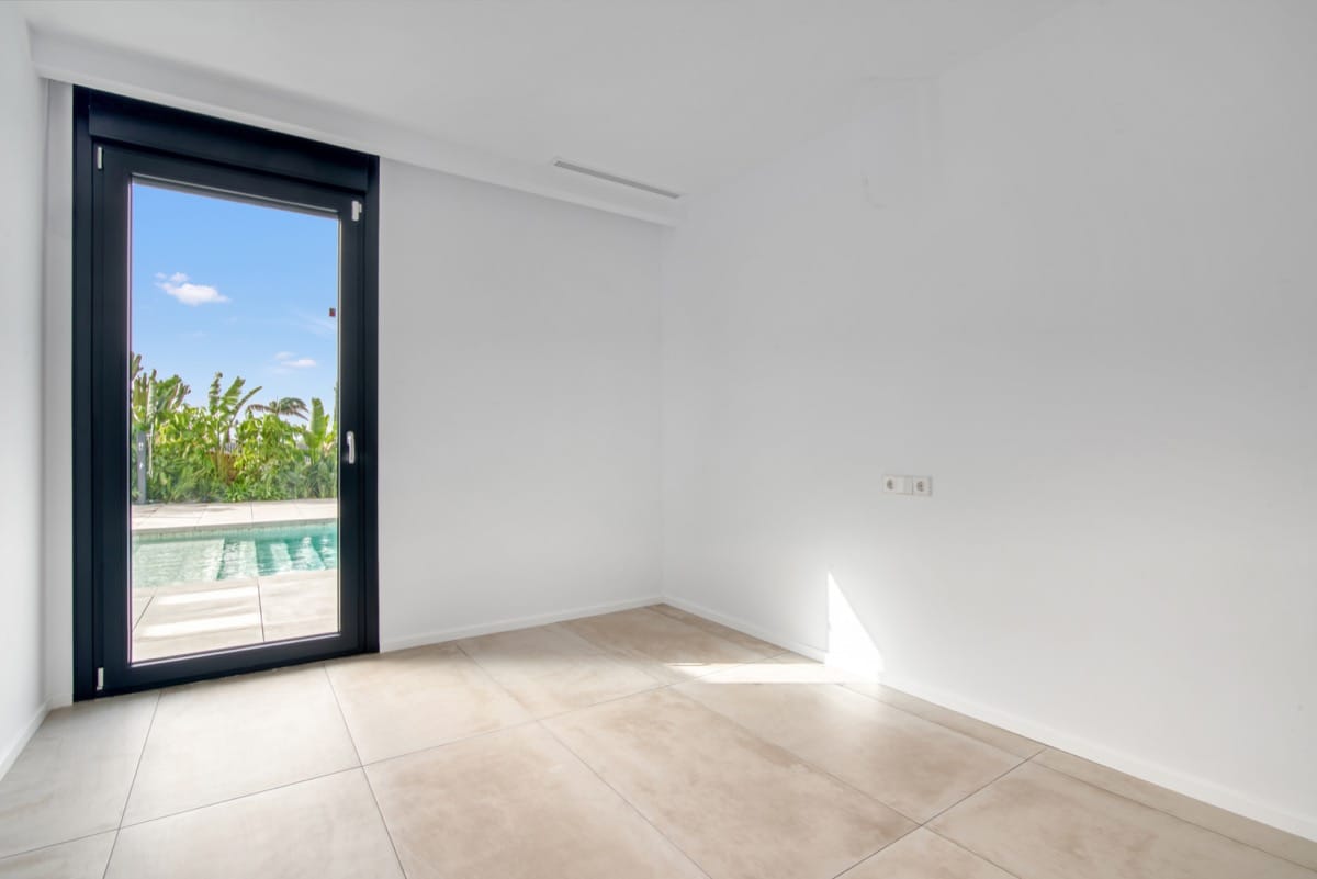 Luxury Villa with Sea Views and Natural Surroundings in Dénia