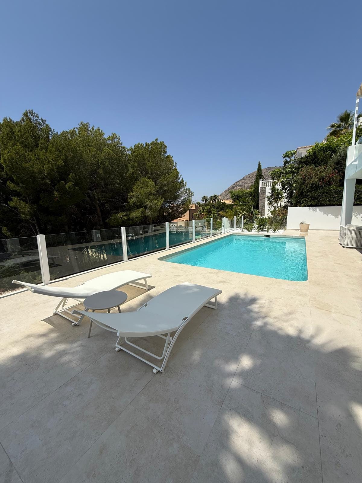 Villa en venta en Altea con 3 habitaciones y piscina.