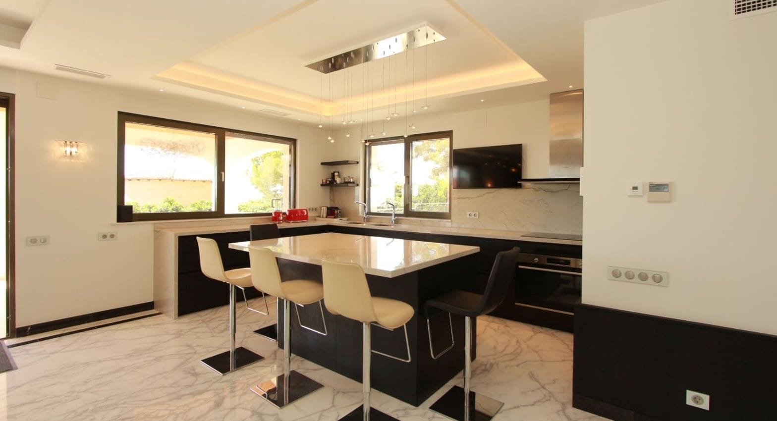 Villa met 4 slaapkamers en uitzicht op zee in Moraira
