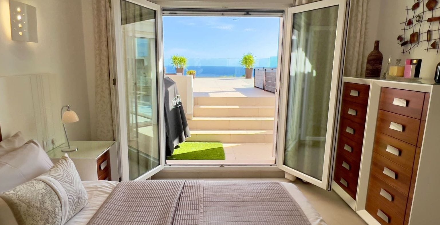 Villa de 5 dormitorios y piscina en Teulada, Alicante