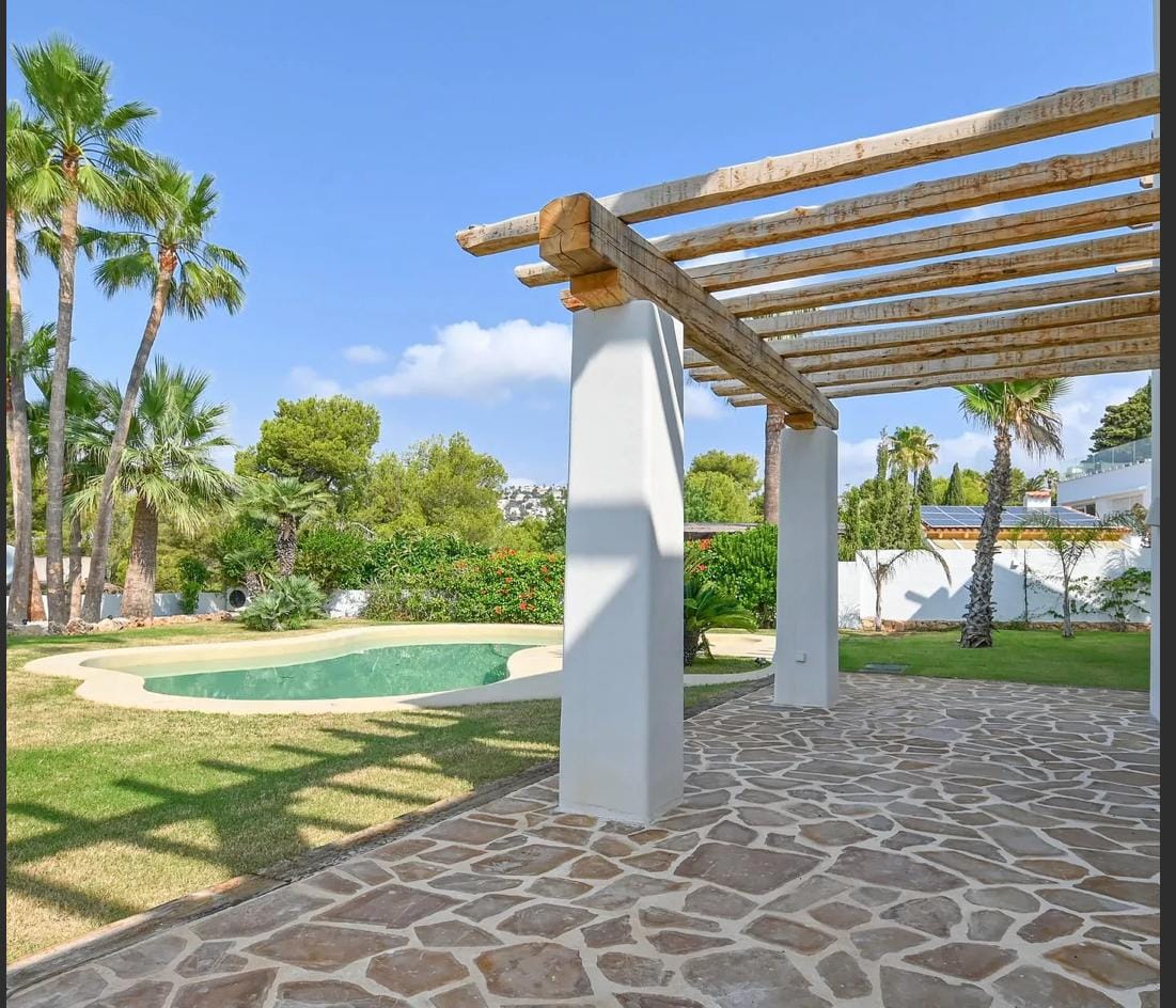 Luxe Villa met Panoramisch Zeezicht in de Benissa Kust