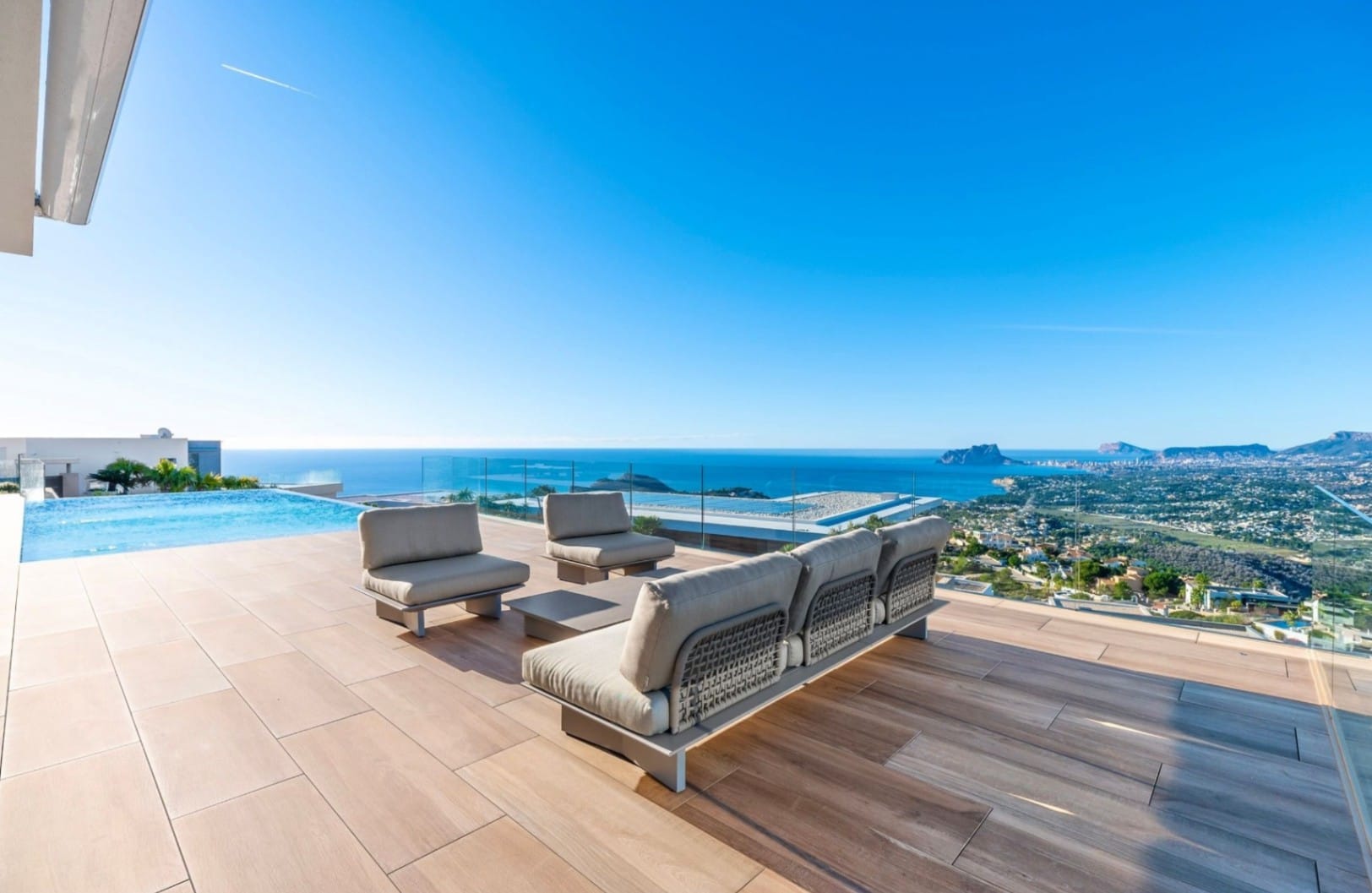 Luxe villa in Moraira met panoramisch uitzicht op zee