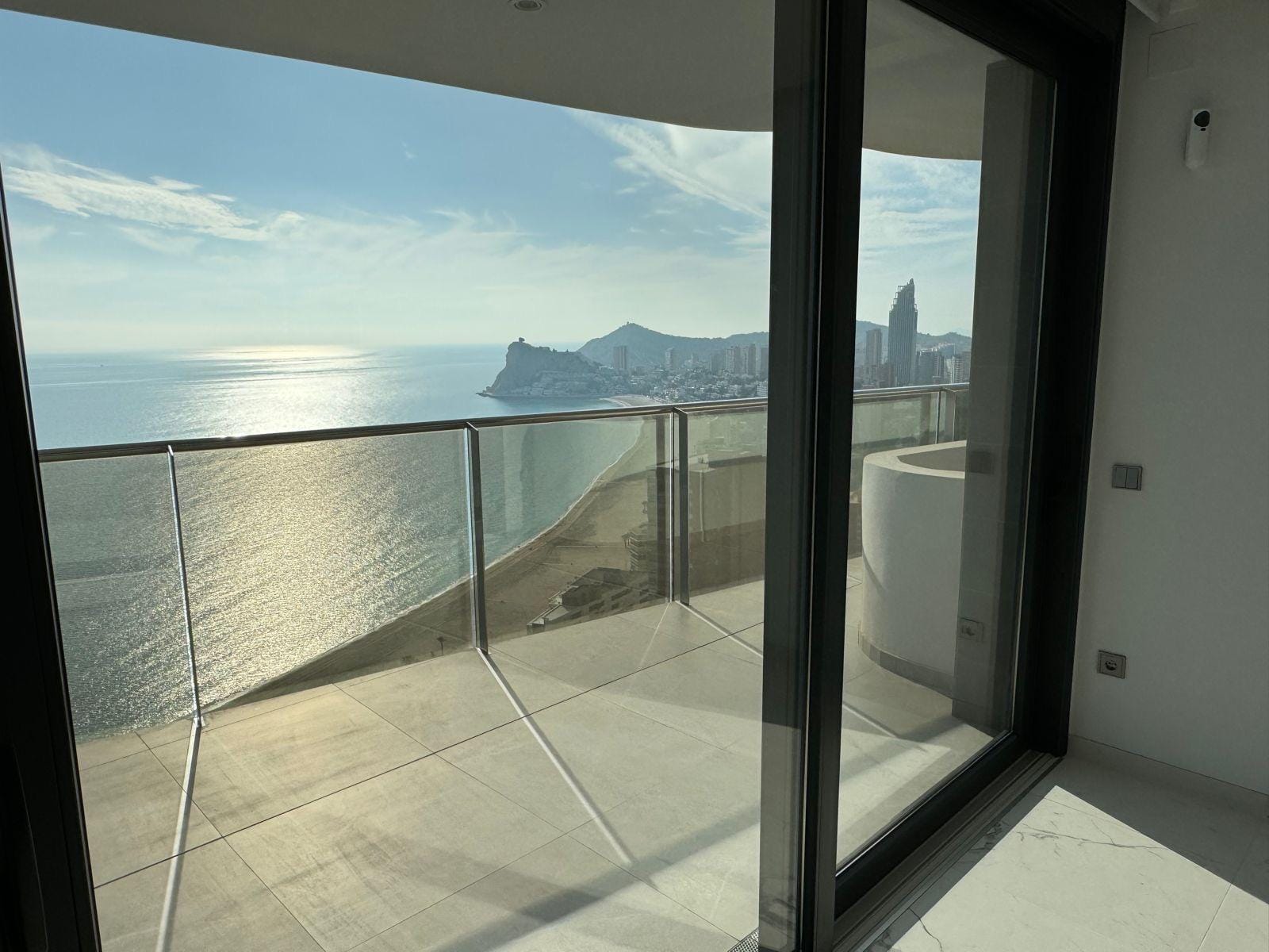 Nowoczesny penthouse z panoramicznym widokiem w Benidormie