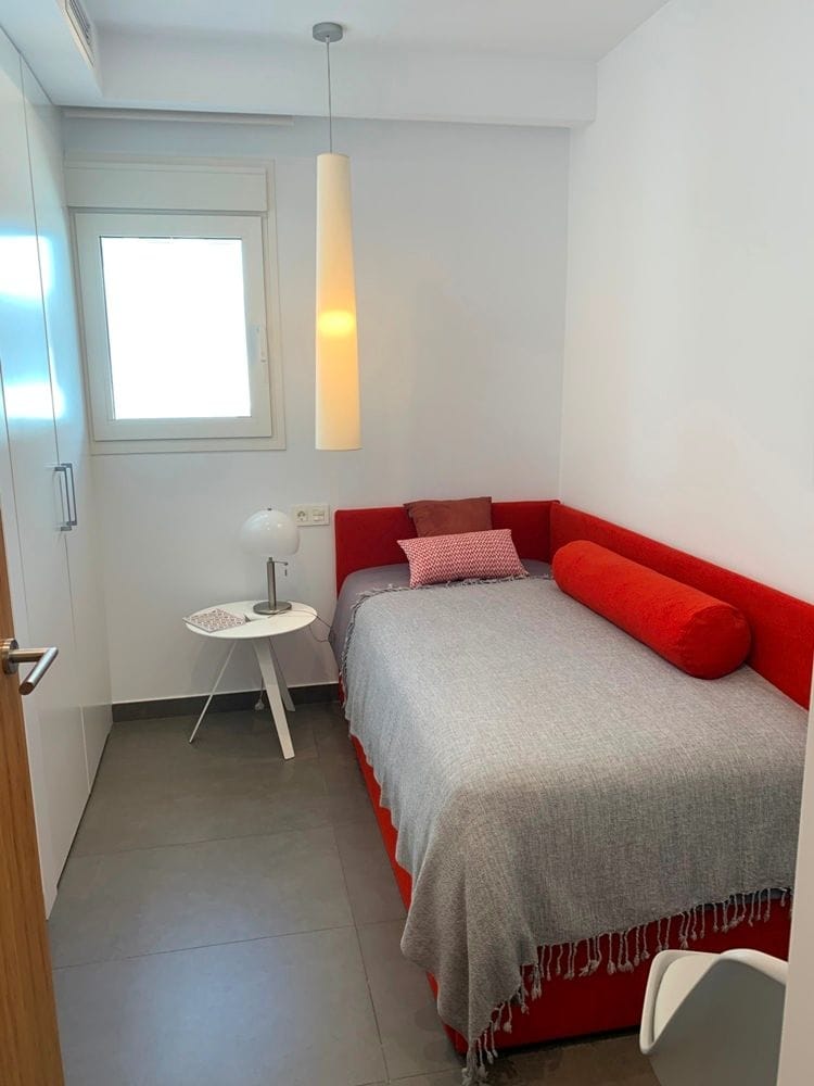 Precioso Apartamento de lujo que disfruta de la espectacularidad de las vistas al mar.-