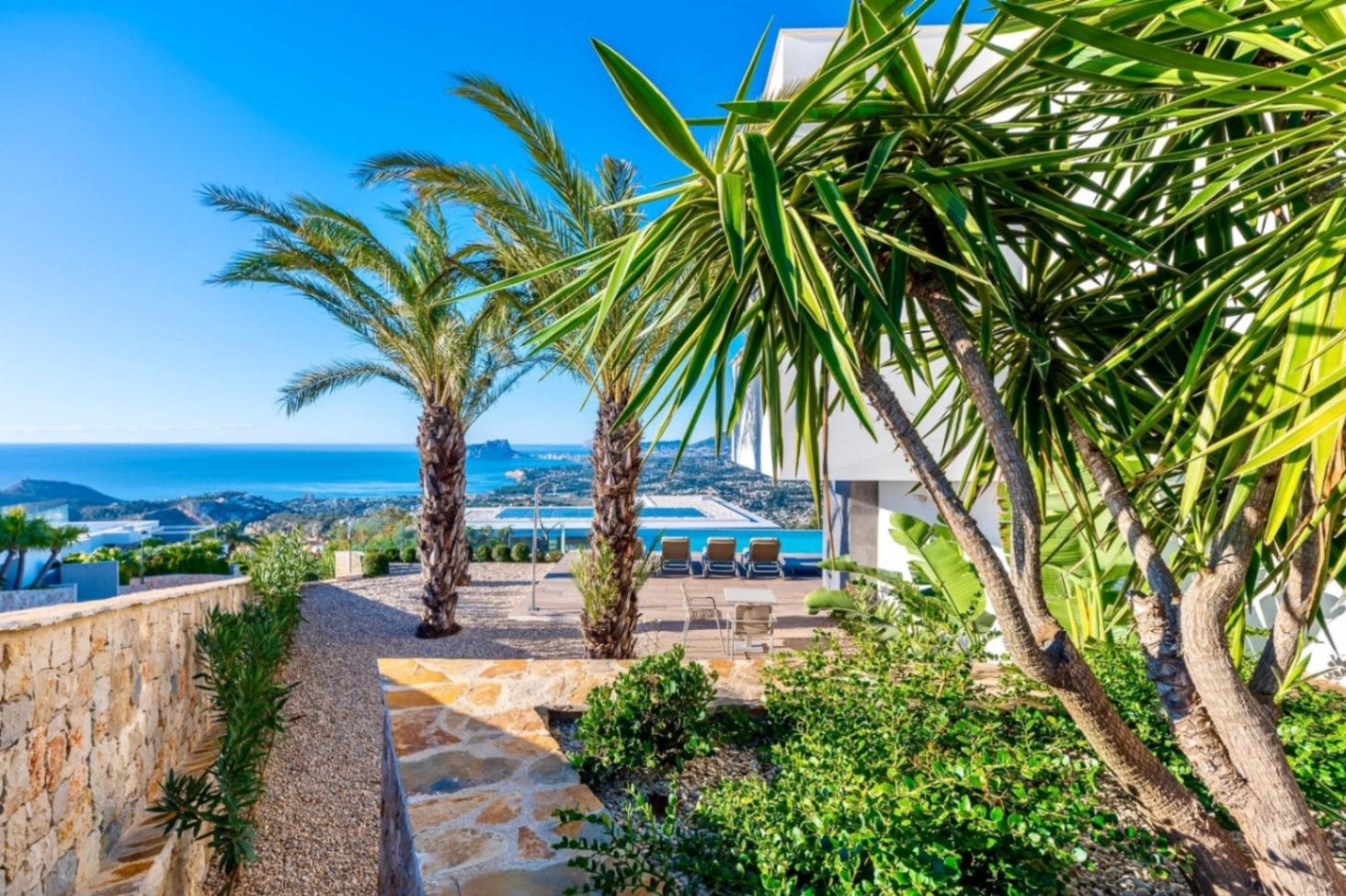 Luxe villa in Moraira met panoramisch uitzicht op zee