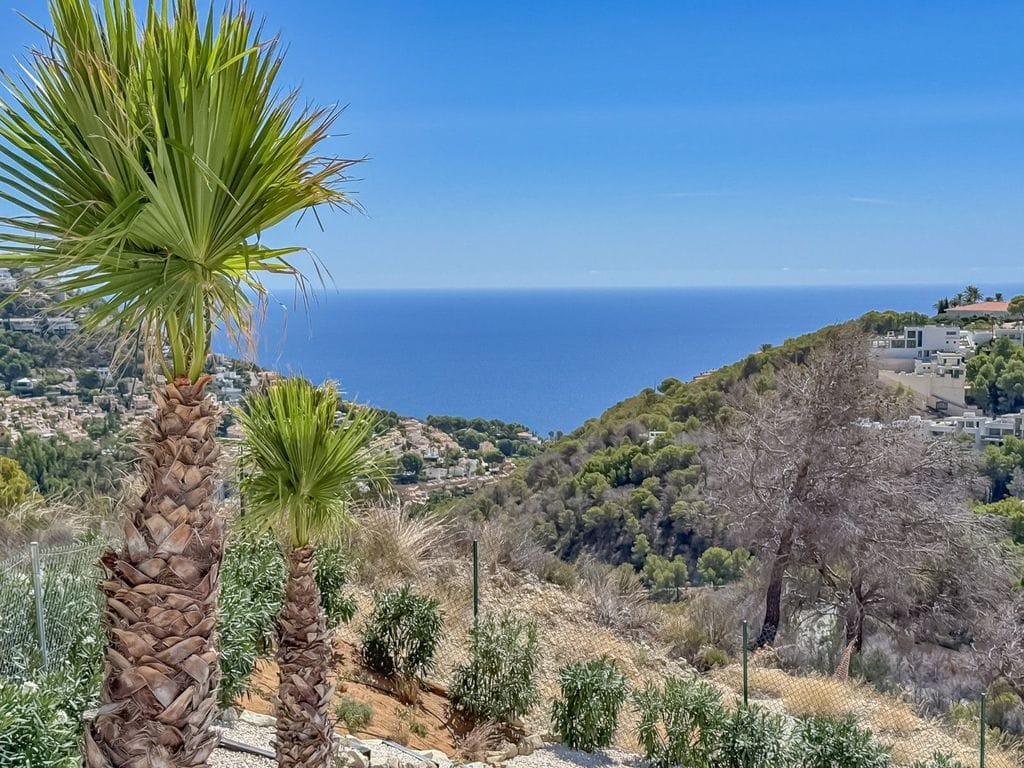 Villa en venta con 4 dormitorios y piscina en Altea