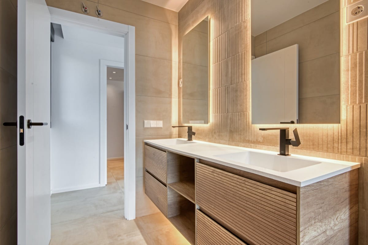 Luxury Villa with Sea Views and Natural Surroundings in Dénia
