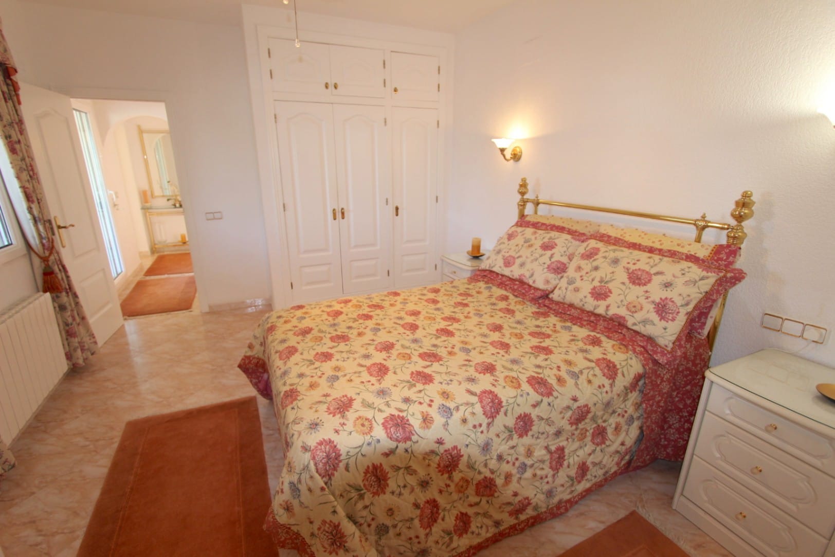 VILLA DE ESTILO MEDITERRANEO