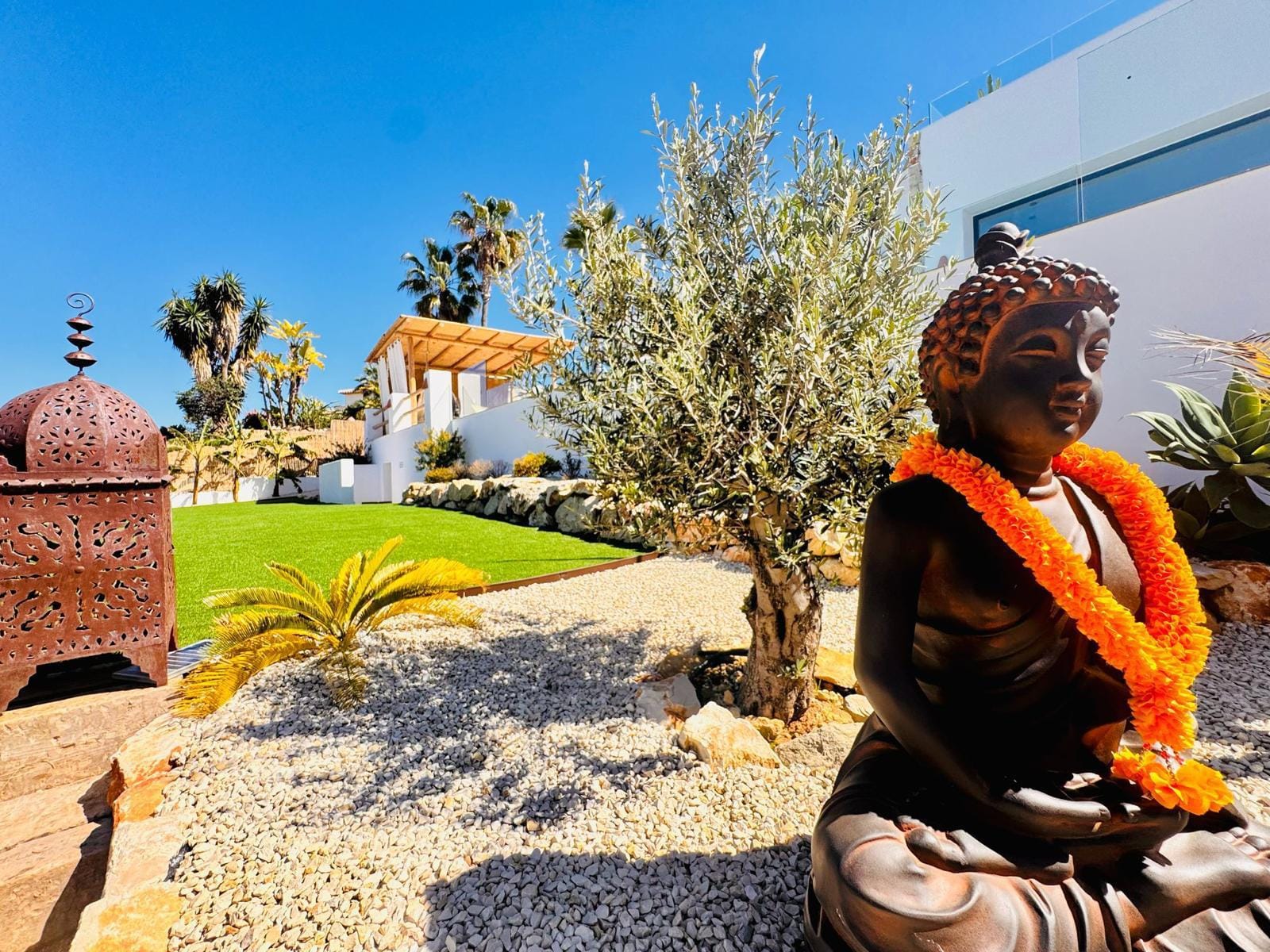 Exclusiva villa moderna en Jávea con vistas al mar y al Montgó